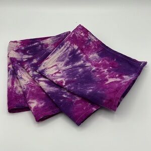 TIE DYE NAPKIN SET OF FOUR PURPLE PINK AND WHITE